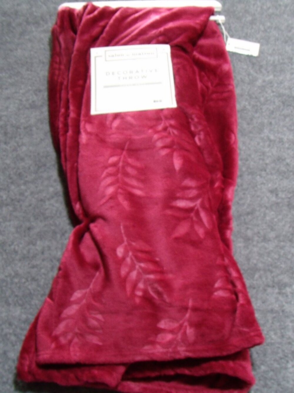 Salon de maison 50x60 super soft maroon throw blanket